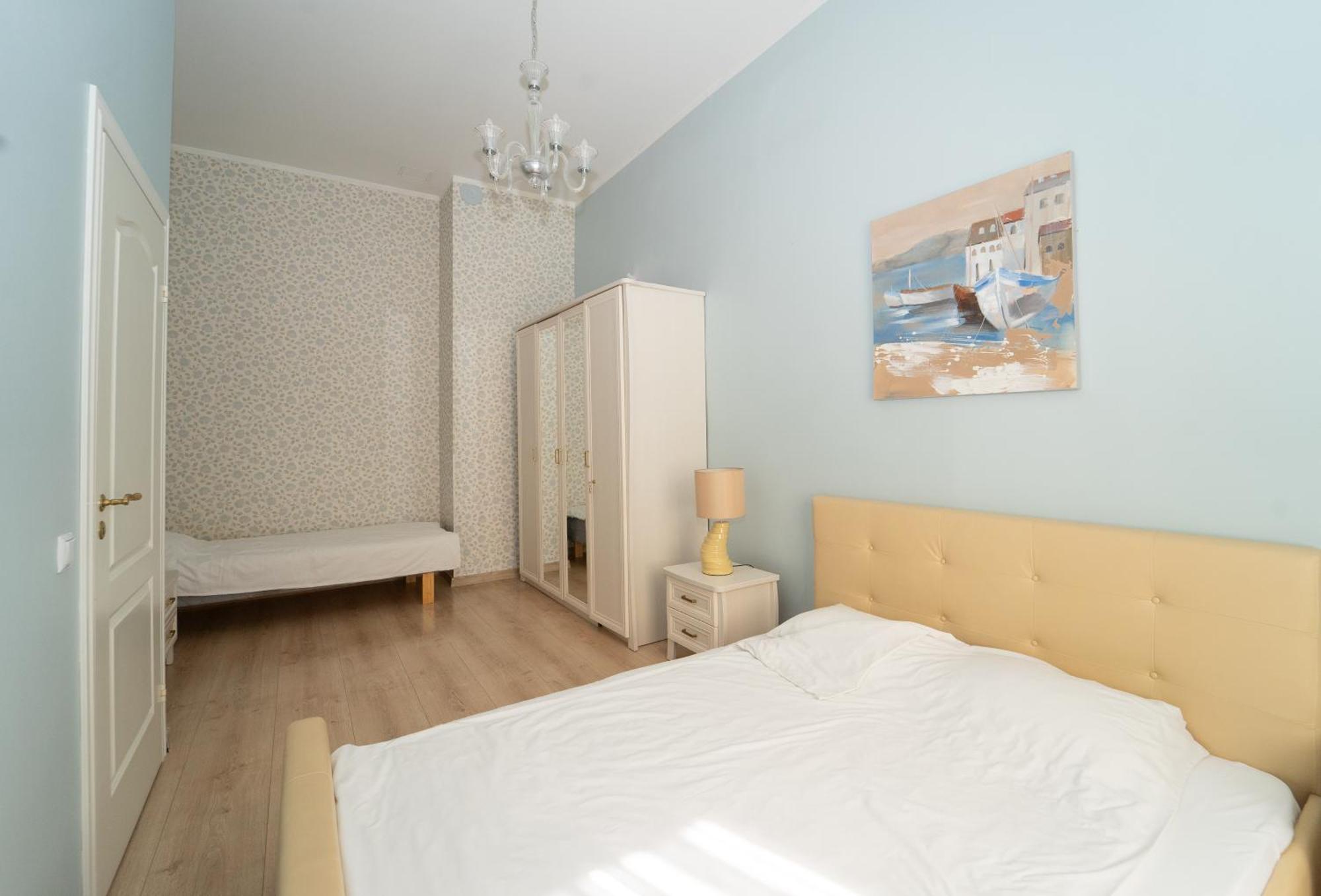 A Lovely At The Heart Of Old Town Apartment